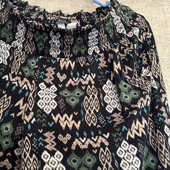 This is a two piece outfit pants are a med by MUDD and sweater dusters - Picture 4 of 4